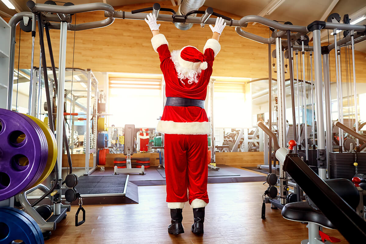 santa from behind about to do a pullup